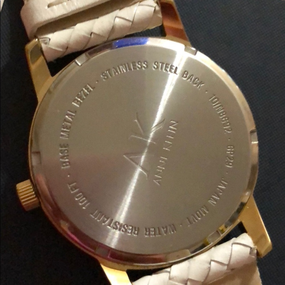 Anne Klein - Picture 5 of 6